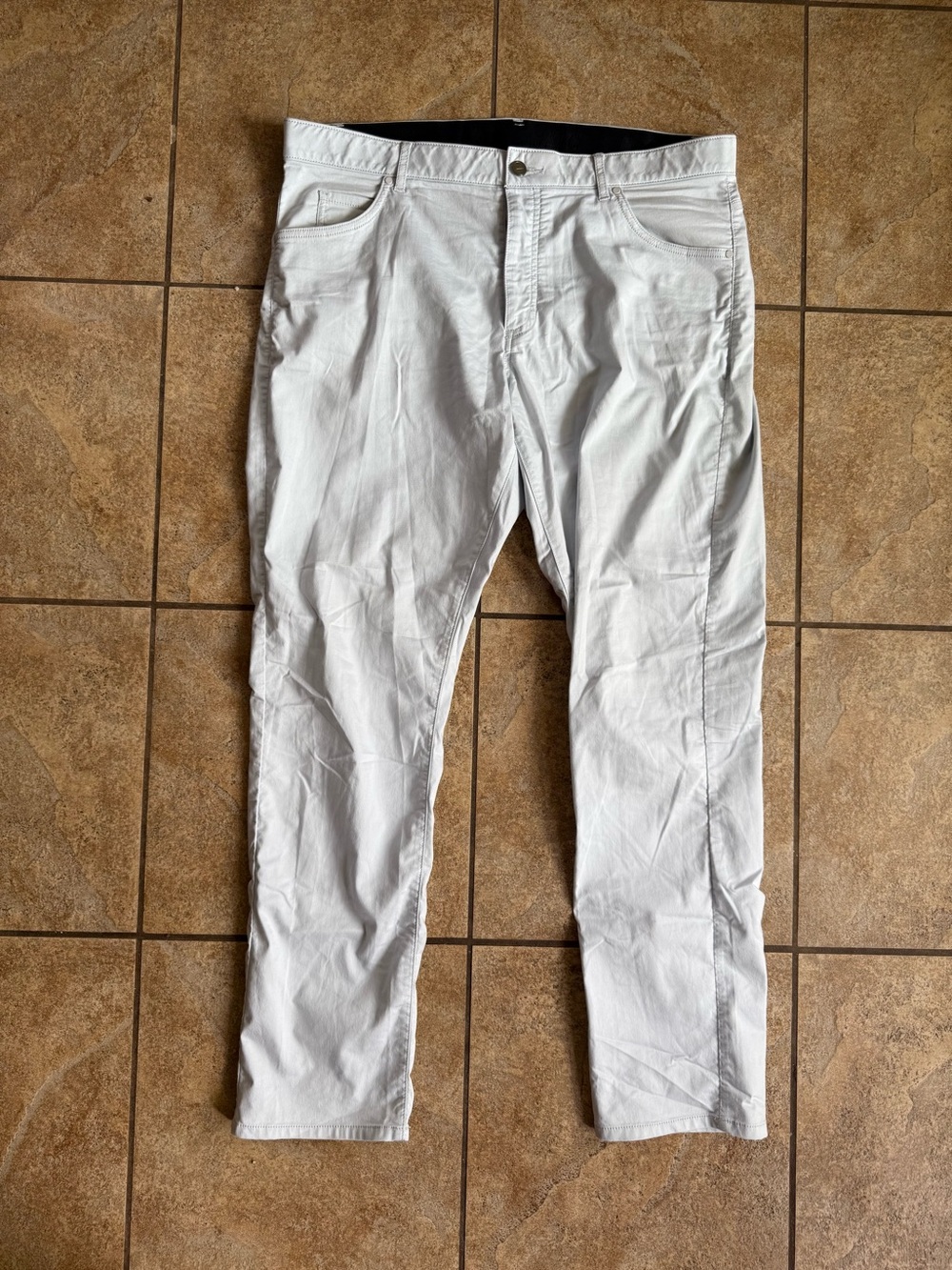 Nike Dri Fit White Pants Men’s Size 30x32 with Pockets